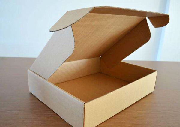 紙箱廠(chǎng)家在生產(chǎn)中消除包裝中的靜電